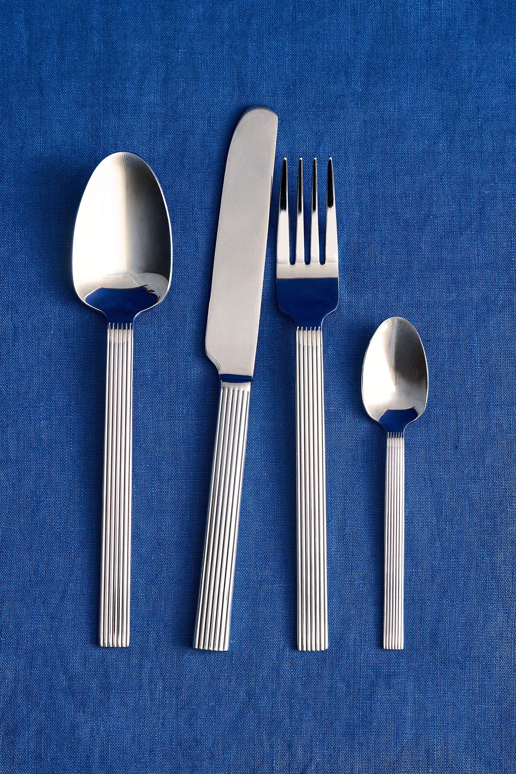 ENSEMBLE COUVERTS MANCHE STRIÉ (SET DE 4)
